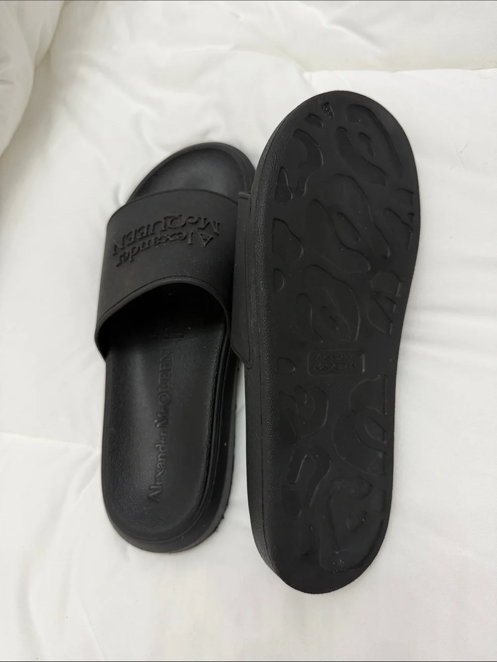 Alexander McQueen Black Embossed Logo Slide Sandals